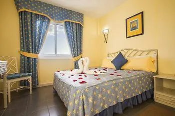 Ona El Marqués Apartahotel 3*